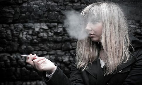 what is the dream of a woman who smokes